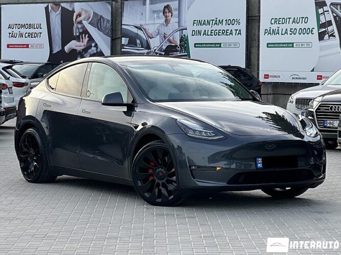 Tesla Model Y 34 interauto-car