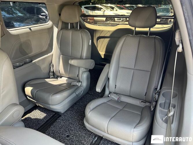 Kia Carnival 50 interauto-car