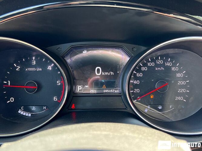 Kia Carnival 42 interauto-car