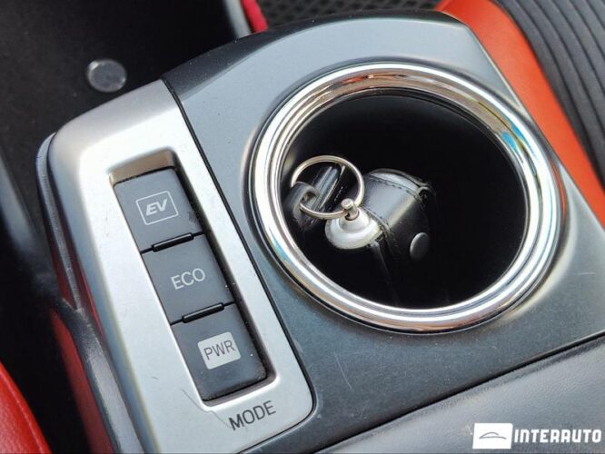 Toyota Prius Plus / V 39 interauto-car