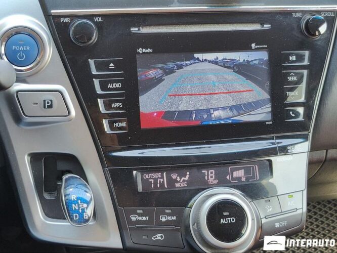 Toyota Prius Plus / V 38 interauto-car