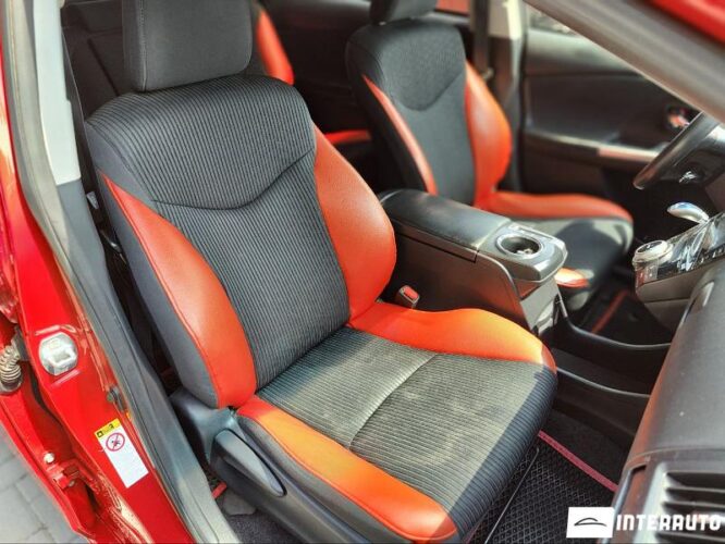 Toyota Prius Plus / V 33 interauto-car