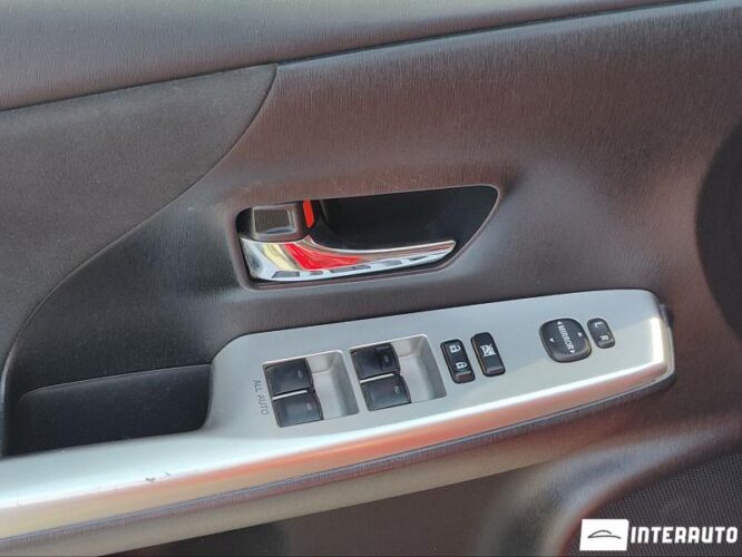 Toyota Prius Plus / V 40 interauto-car