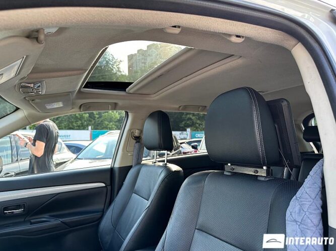 Mitsubishi Outlander 39 interauto-car