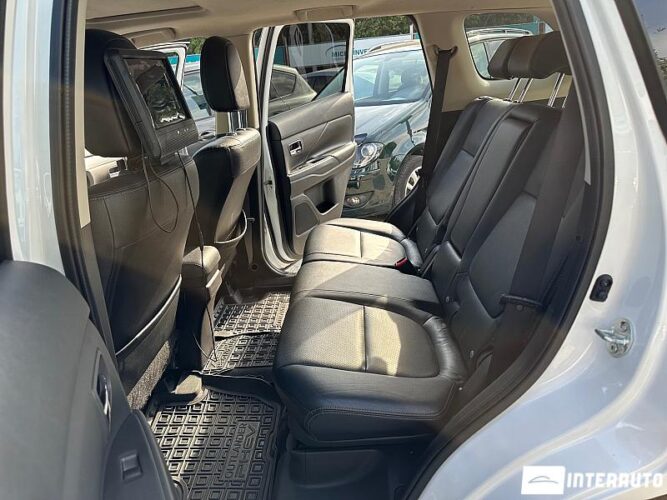 Mitsubishi Outlander 38 interauto-car