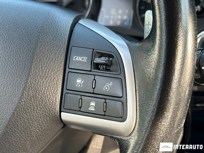 Mitsubishi Outlander 43 interauto-car