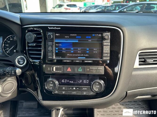 Mitsubishi Outlander 44 interauto-car