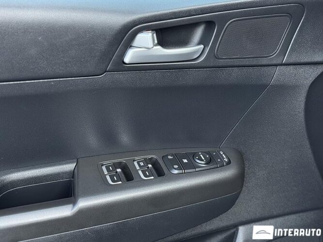 Kia Sportage 38 interauto-car