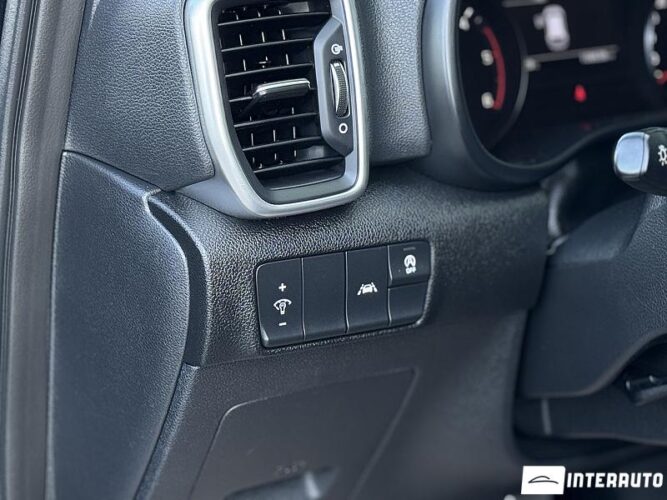 Kia Sportage 42 interauto-car