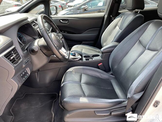 Nissan Leaf 37 interauto-car