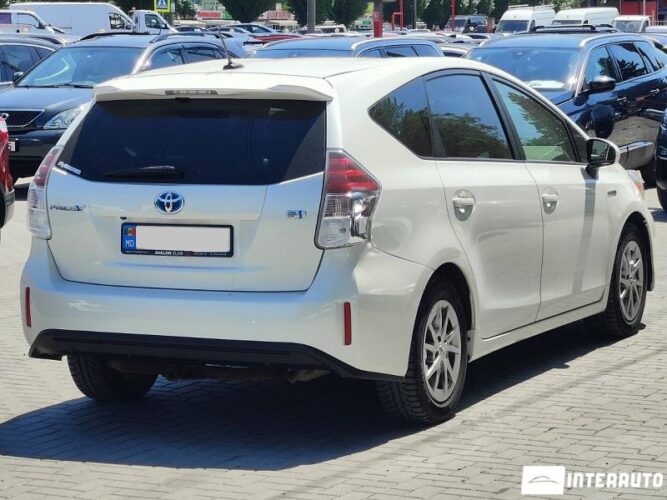 Toyota Prius Plus / V 33 interauto-car