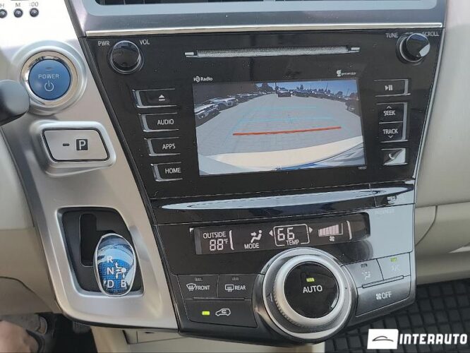 Toyota Prius Plus / V 41 interauto-car