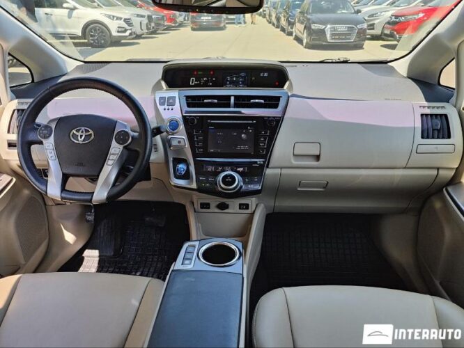 Toyota Prius Plus / V 36 interauto-car