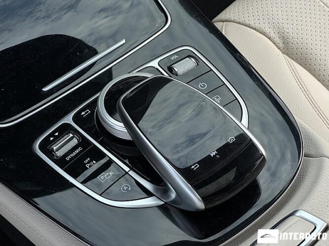 Mercedes E 300 46 interauto-car