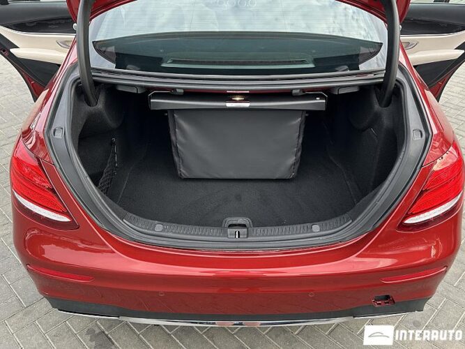 Mercedes E 300 57 interauto-car