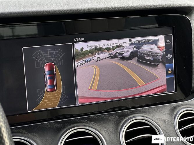 Mercedes E 300 44 interauto-car