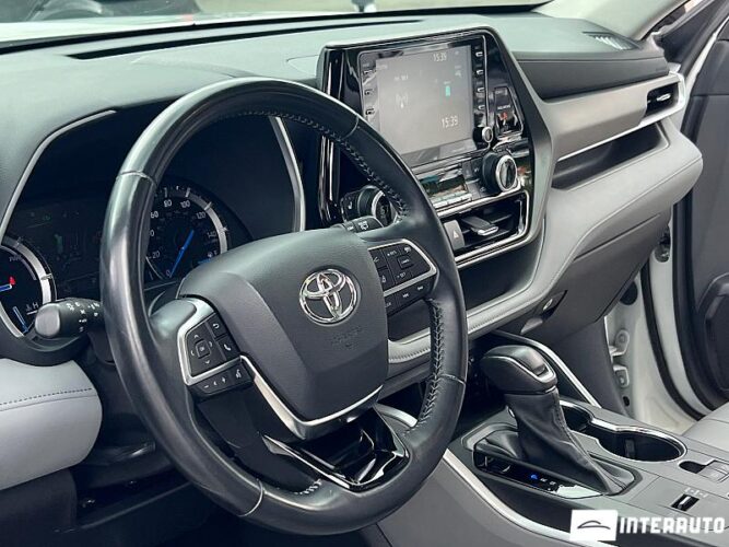 Toyota Highlander 43 interauto-car