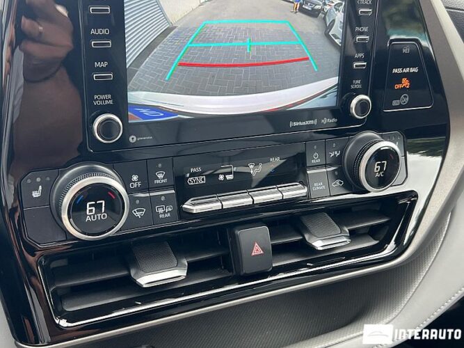 Toyota Highlander 47 interauto-car