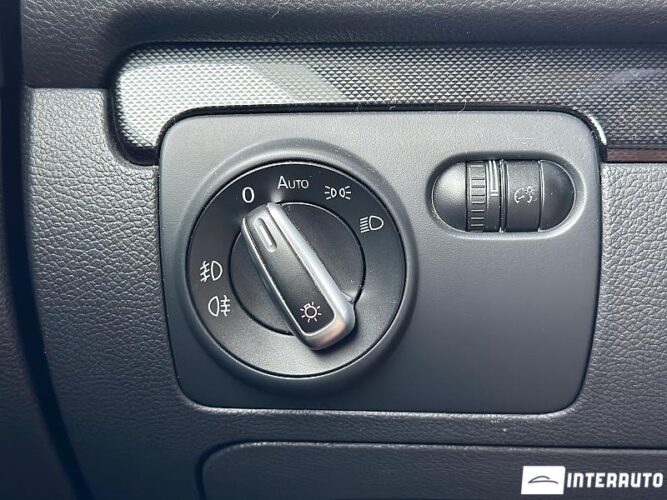 Volkswagen Golf 34 interauto-car