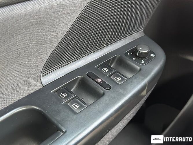 Volkswagen Golf 32 interauto-car