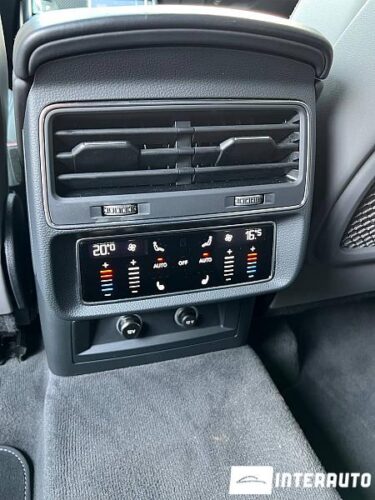 Audi Q8 55 interauto-car