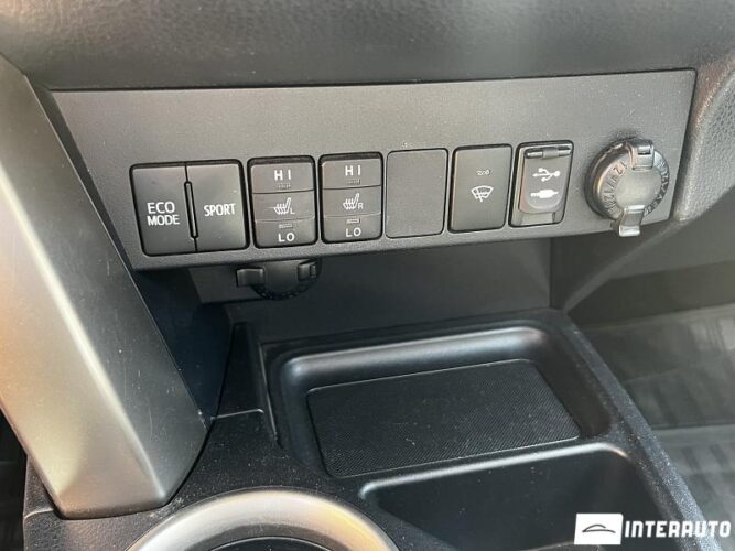 Toyota Rav-4 39 interauto-car