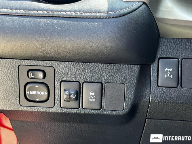 Toyota Rav-4 41 interauto-car