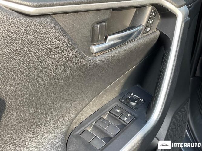 Toyota Rav-4 37 interauto-car