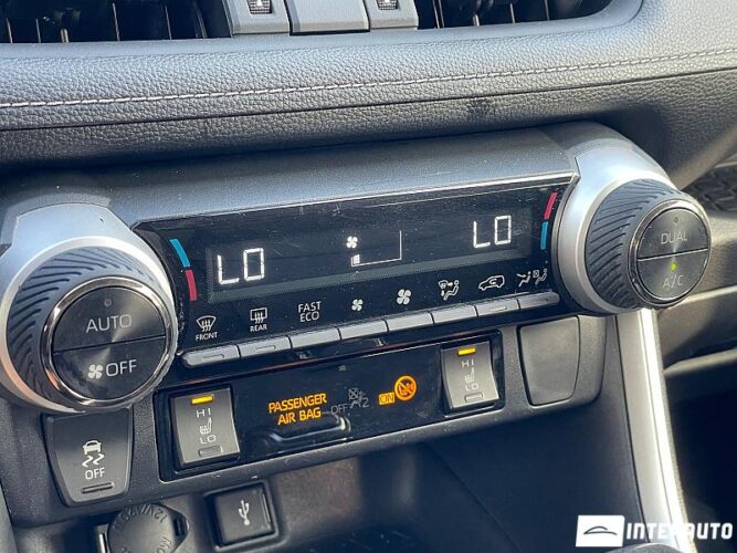 Toyota Rav-4 42 interauto-car