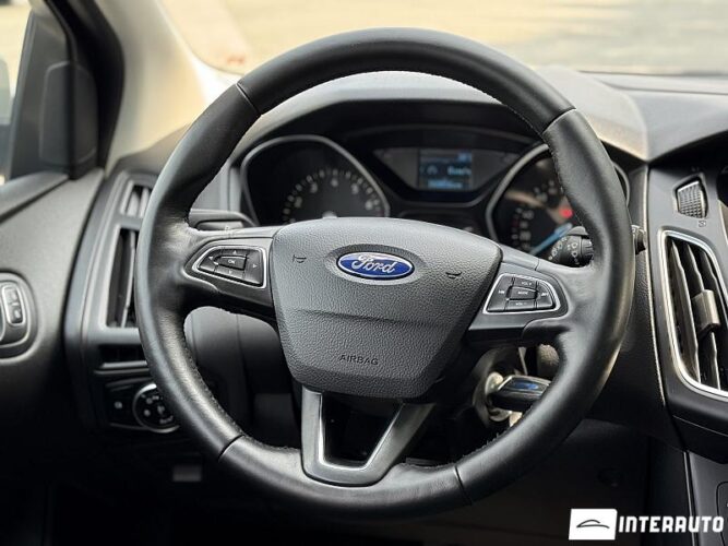 Ford Focus 35 interauto-car