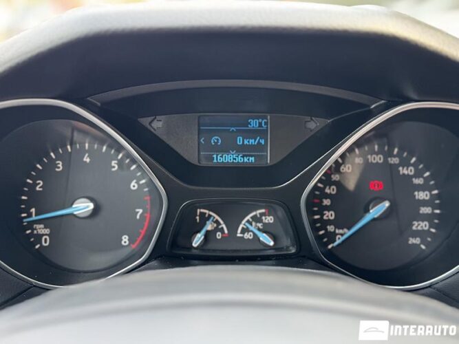 Ford Focus 36 interauto-car