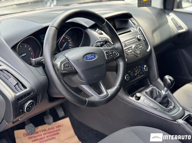 Ford Focus 34 interauto-car