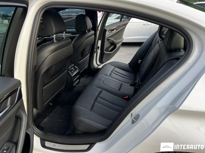 BMW 530e 37 interauto-car
