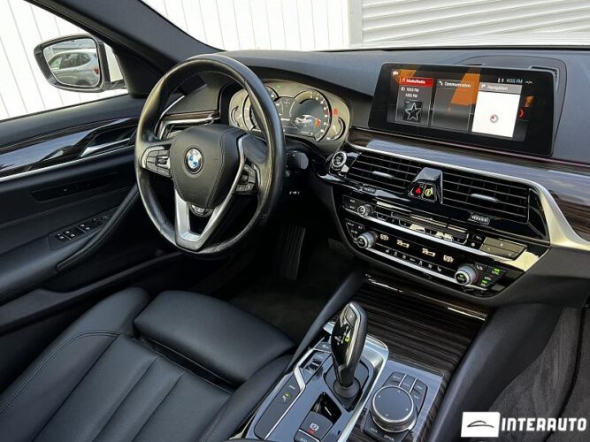 BMW 530e 35 interauto-car
