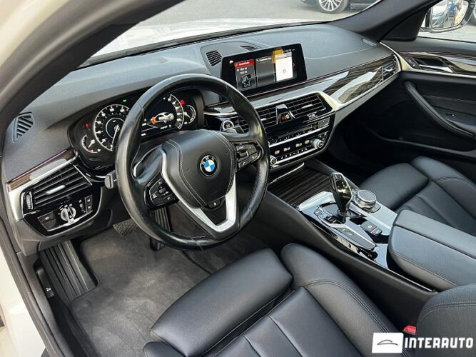 BMW 530e 34 interauto-car