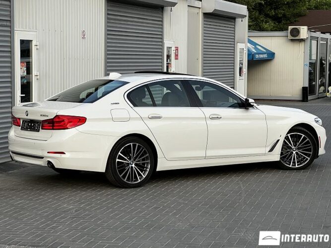 BMW 530e 33 interauto-car