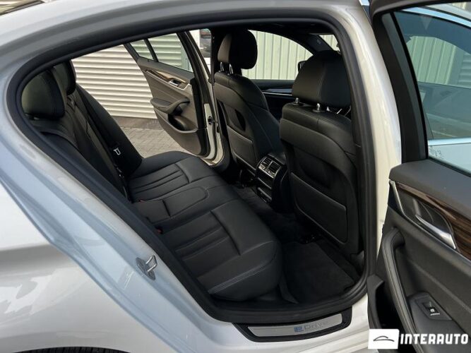 BMW 530e 38 interauto-car