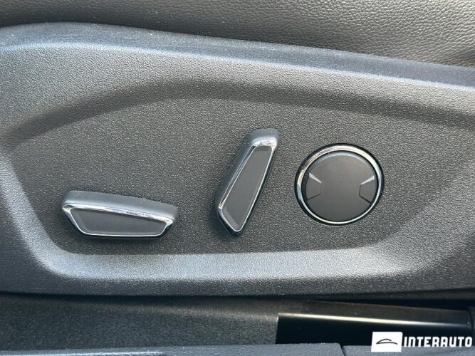 Ford Fusion 43 interauto-car