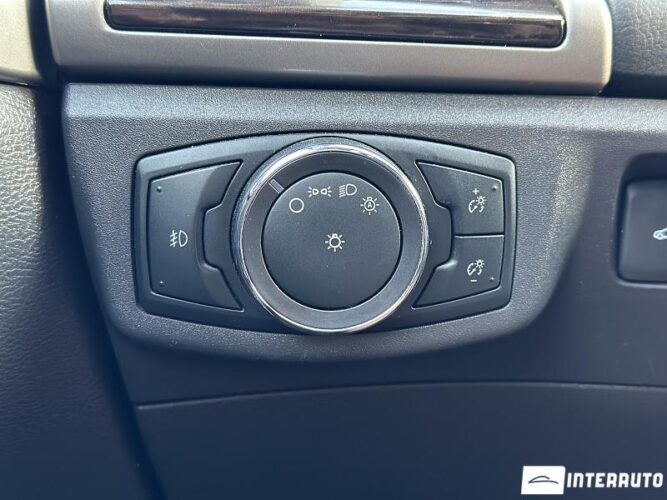 Ford Fusion 36 interauto-car