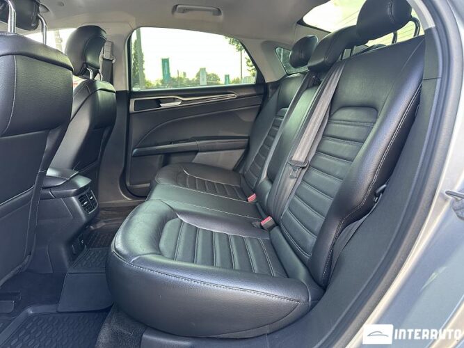 Ford Fusion 44 interauto-car