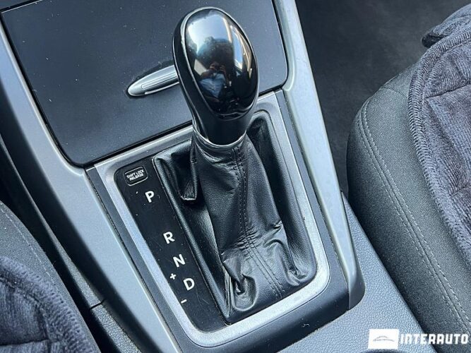 Hyundai Elantra 42 interauto-car