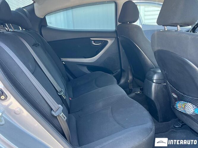 Hyundai Elantra 36 interauto-car