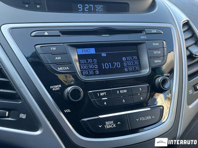 Hyundai Elantra 40 interauto-car