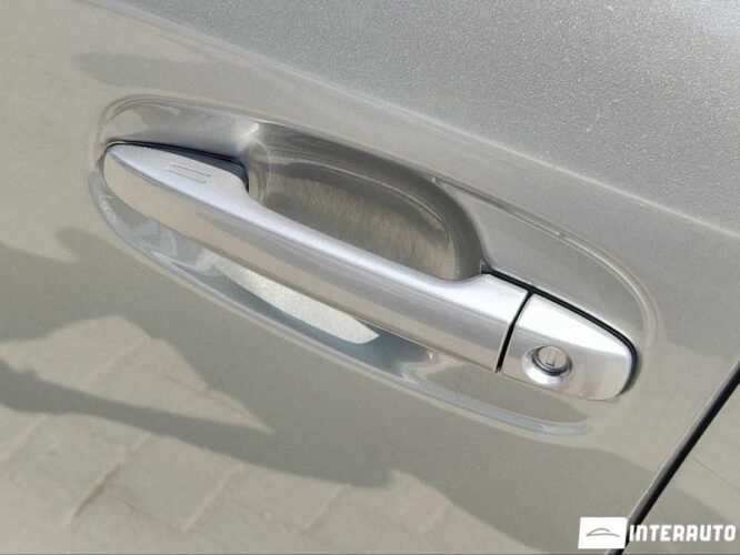 Toyota Avensis 41 interauto-car