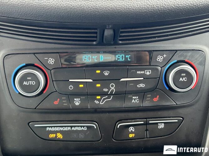 Ford Escape 42 interauto-car