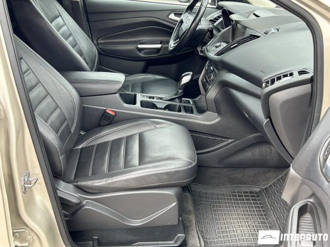 Ford Escape 43 interauto-car