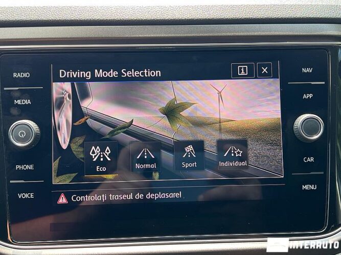 Volkswagen T-Roc 48 interauto-car