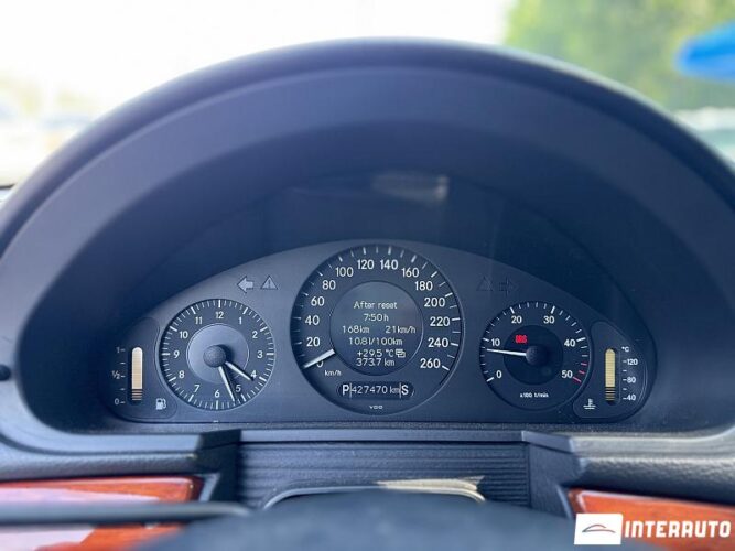 Mercedes E 220 38 interauto-car