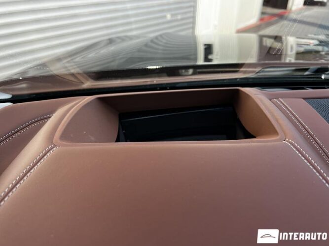 BMW M8 Competition 49 interauto-car