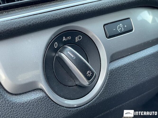 Volkswagen Passat 32 interauto-car